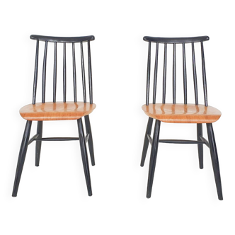 Set of two spindle back chairs, The Netherlands 1960's