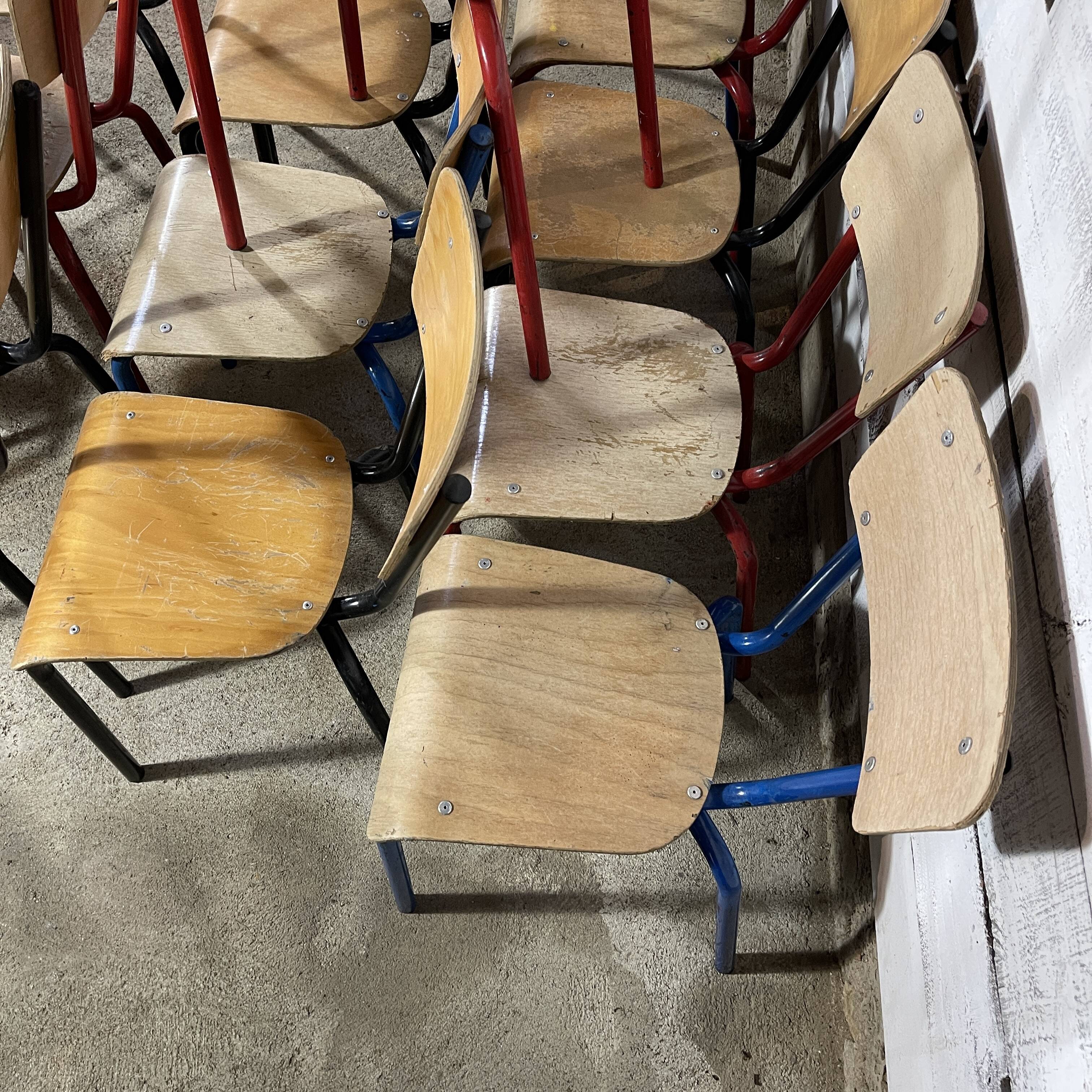 Set of 16 school chairs
