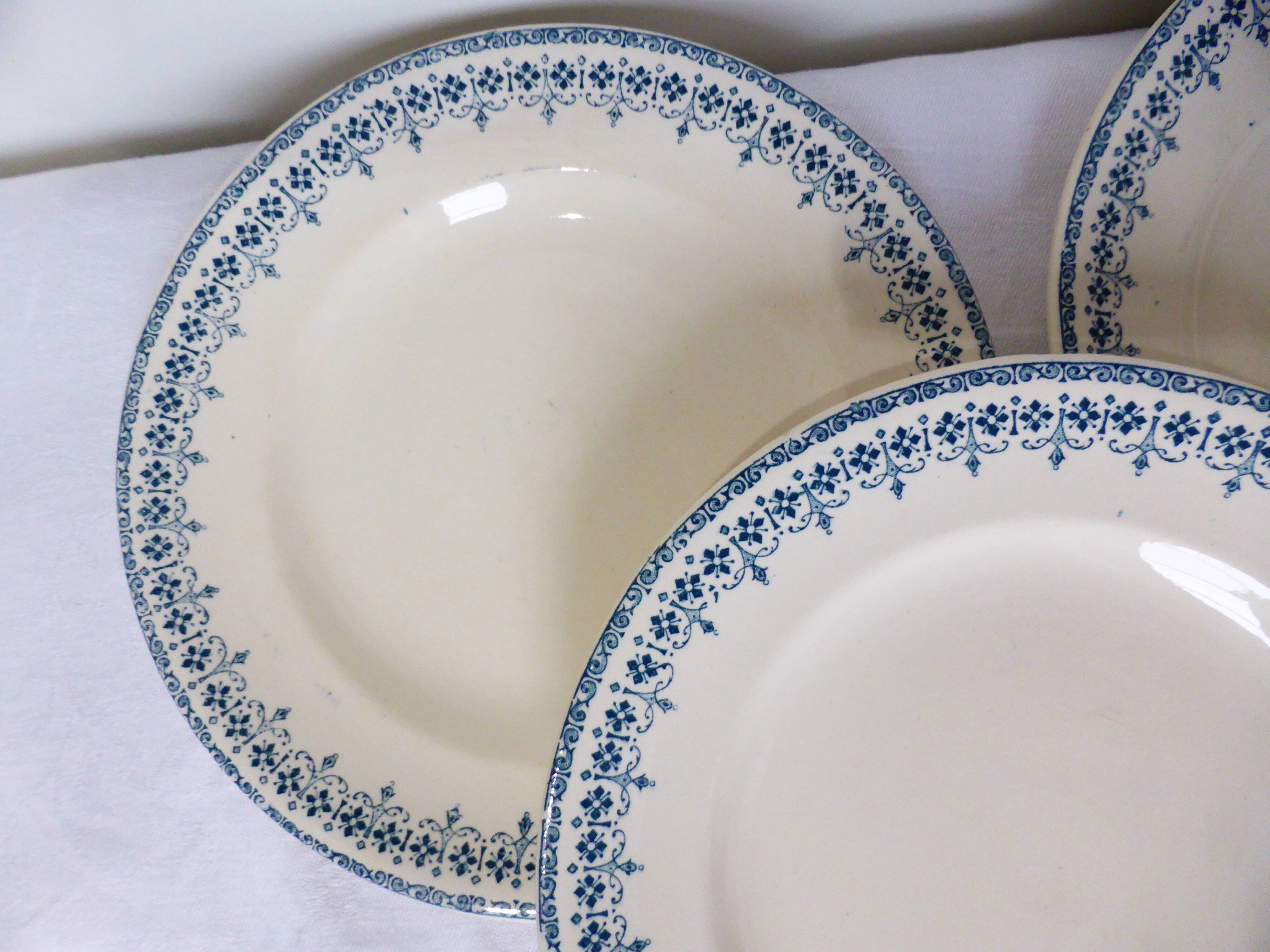 4 assiettes dessert de Longwy modèle Bordeaux
