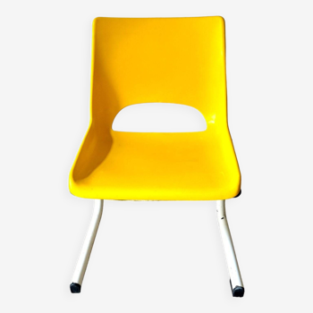 Chaise enfant en métal blanc et plastique jaune