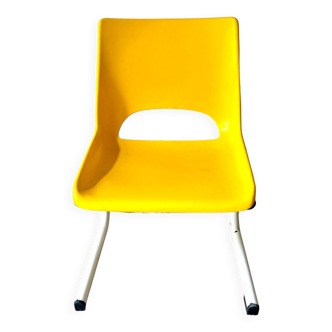 Chaise enfant en métal blanc et plastique jaune
