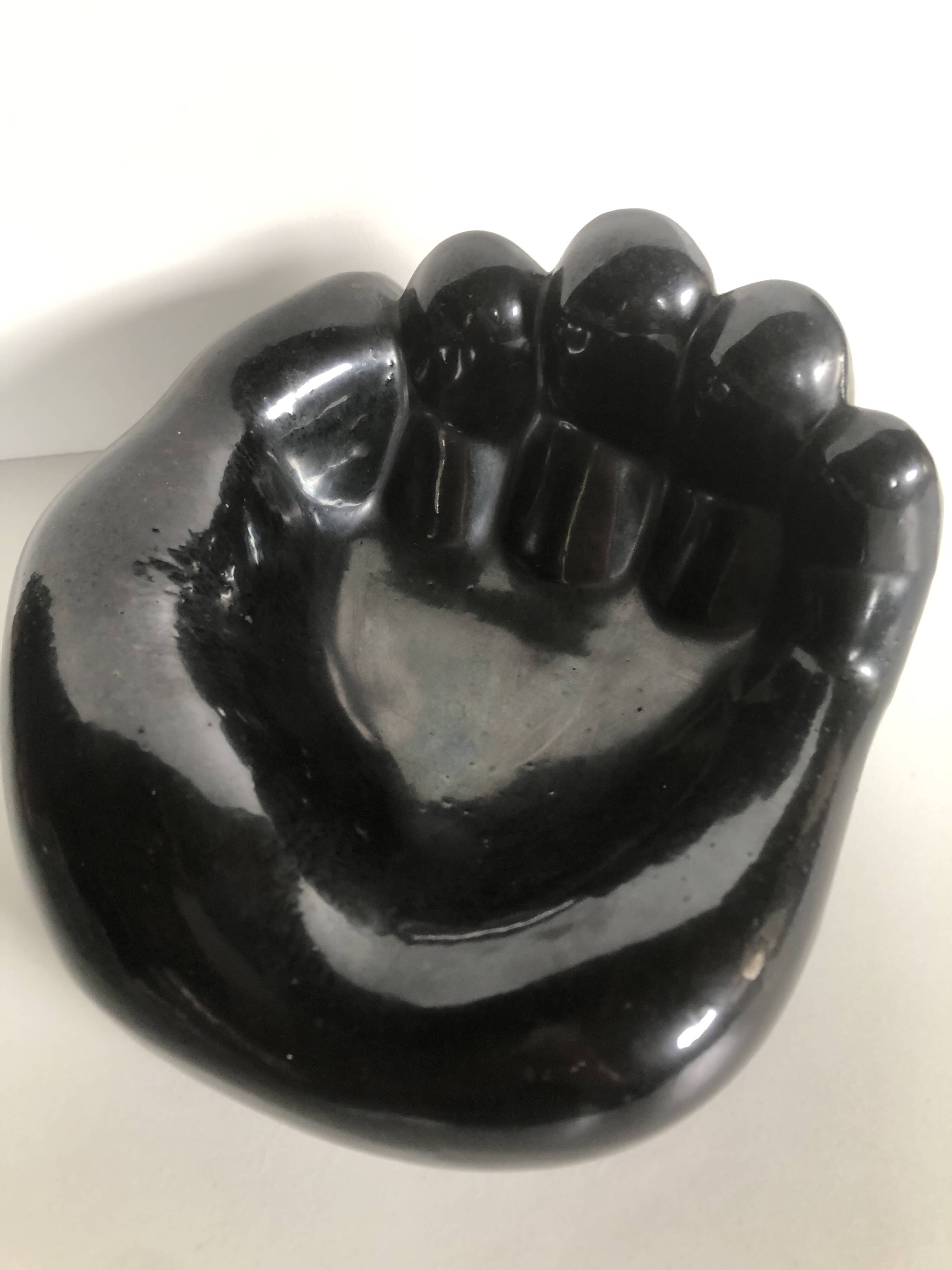 Ceramic pocket emptier