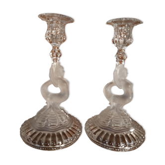 Paire de bougeoirs signée Portieux sirènes verre moulé 19OO