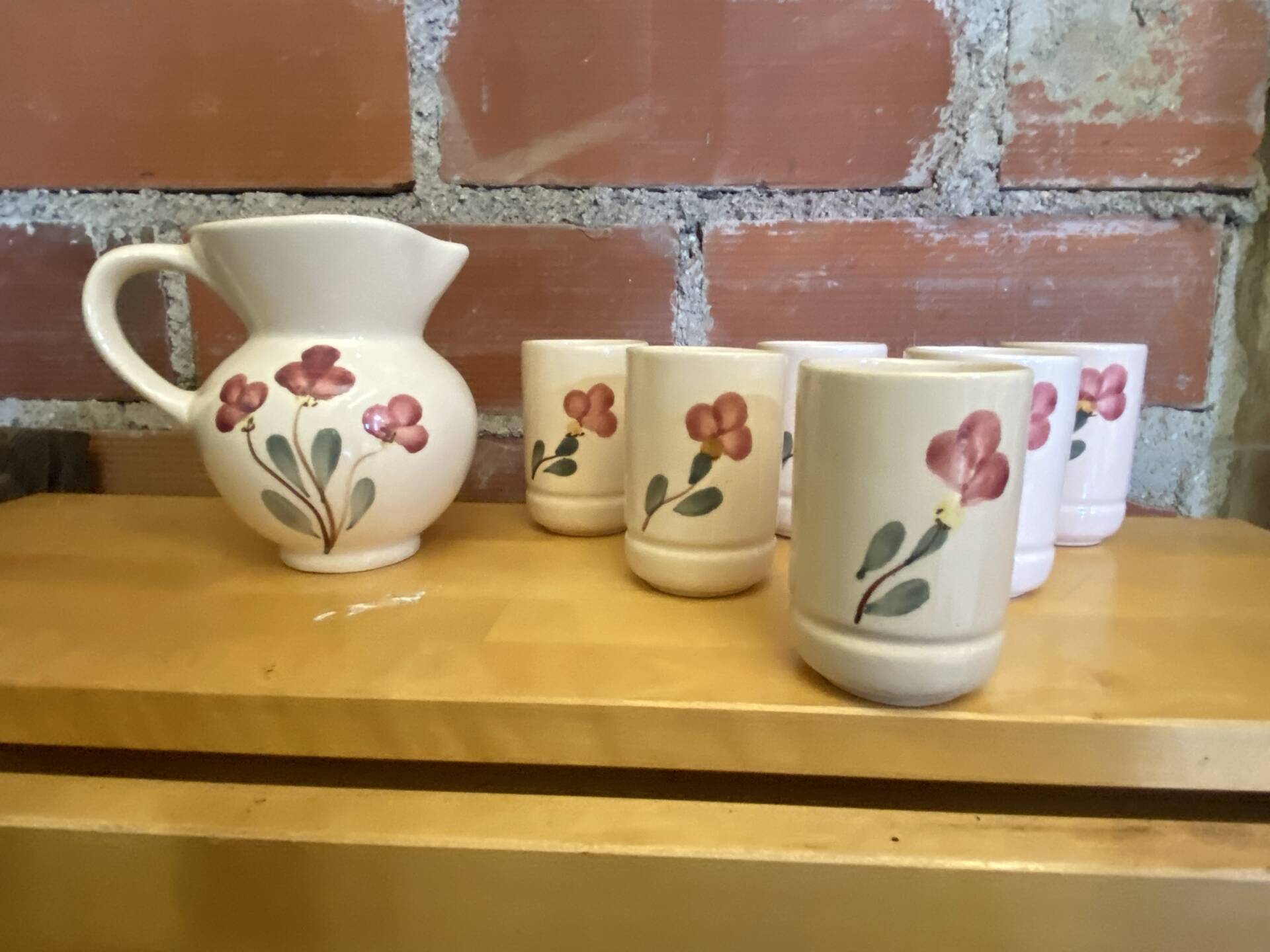 Old Service Juice Jug + 6 White Ceramic Glasses with Flower Wine Decor