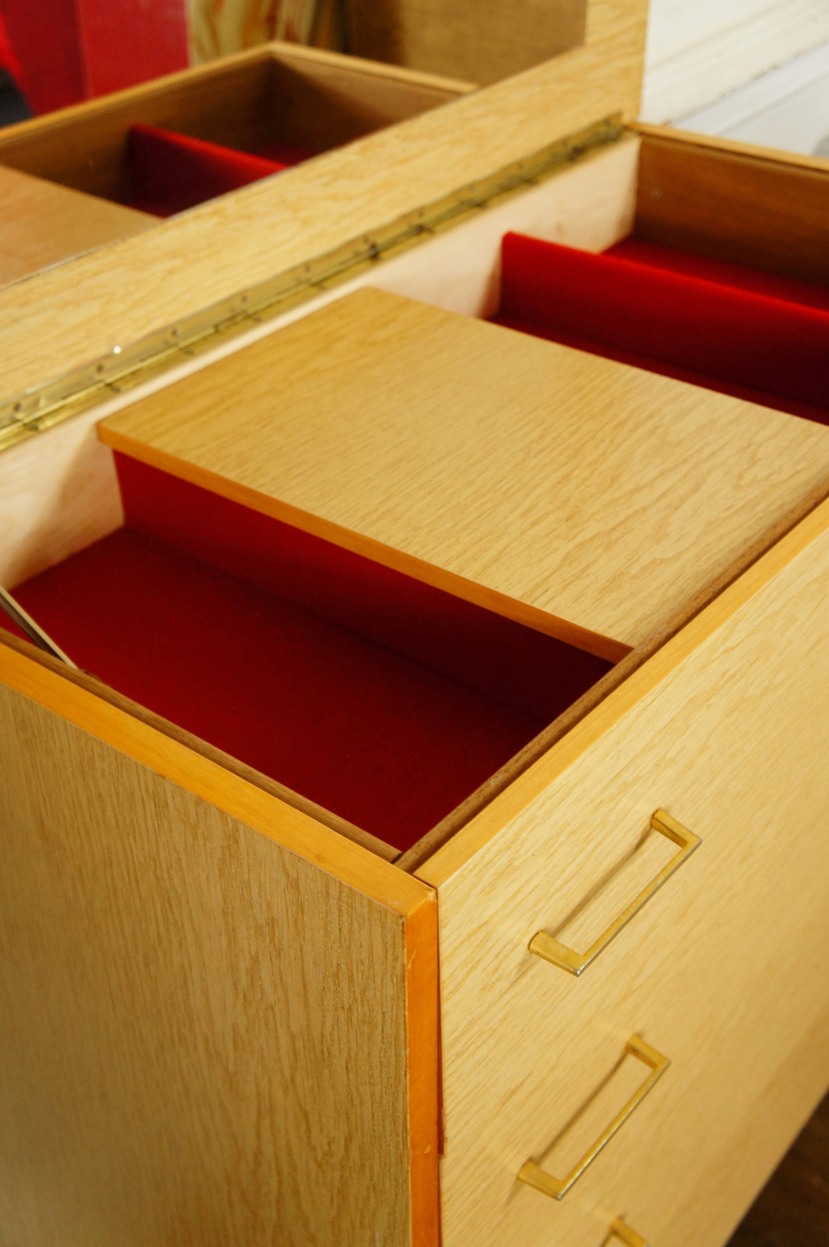 Dresser dressing table 1970