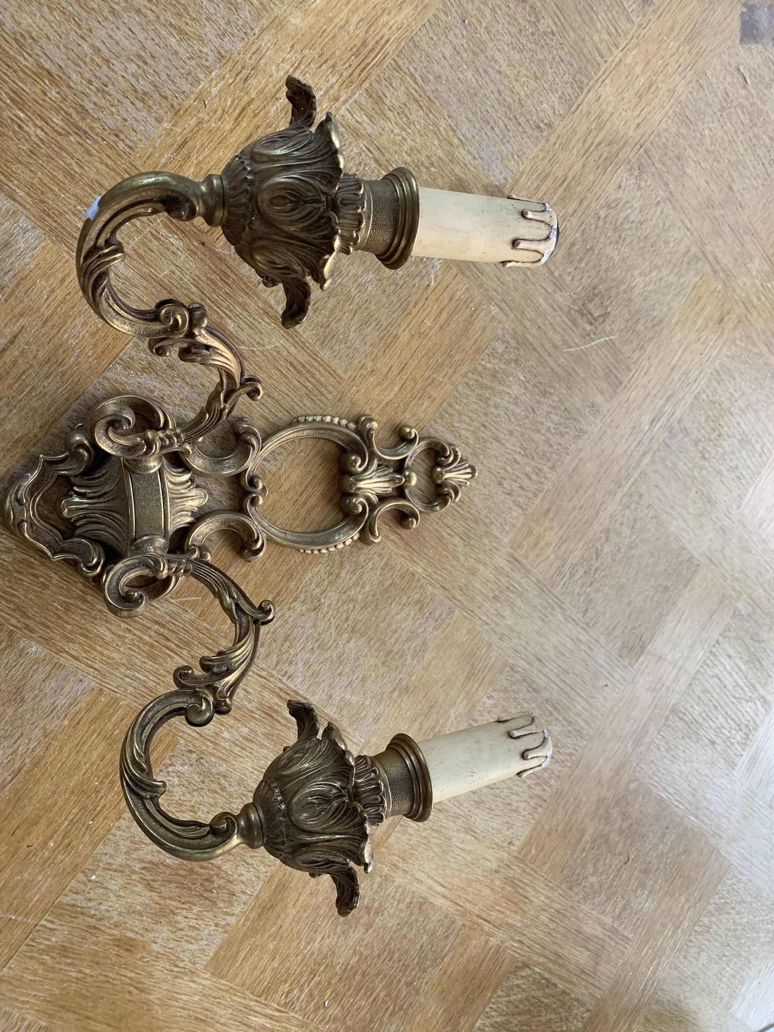 Wall lamp in gilded bronze style Louis XV baroque vintage