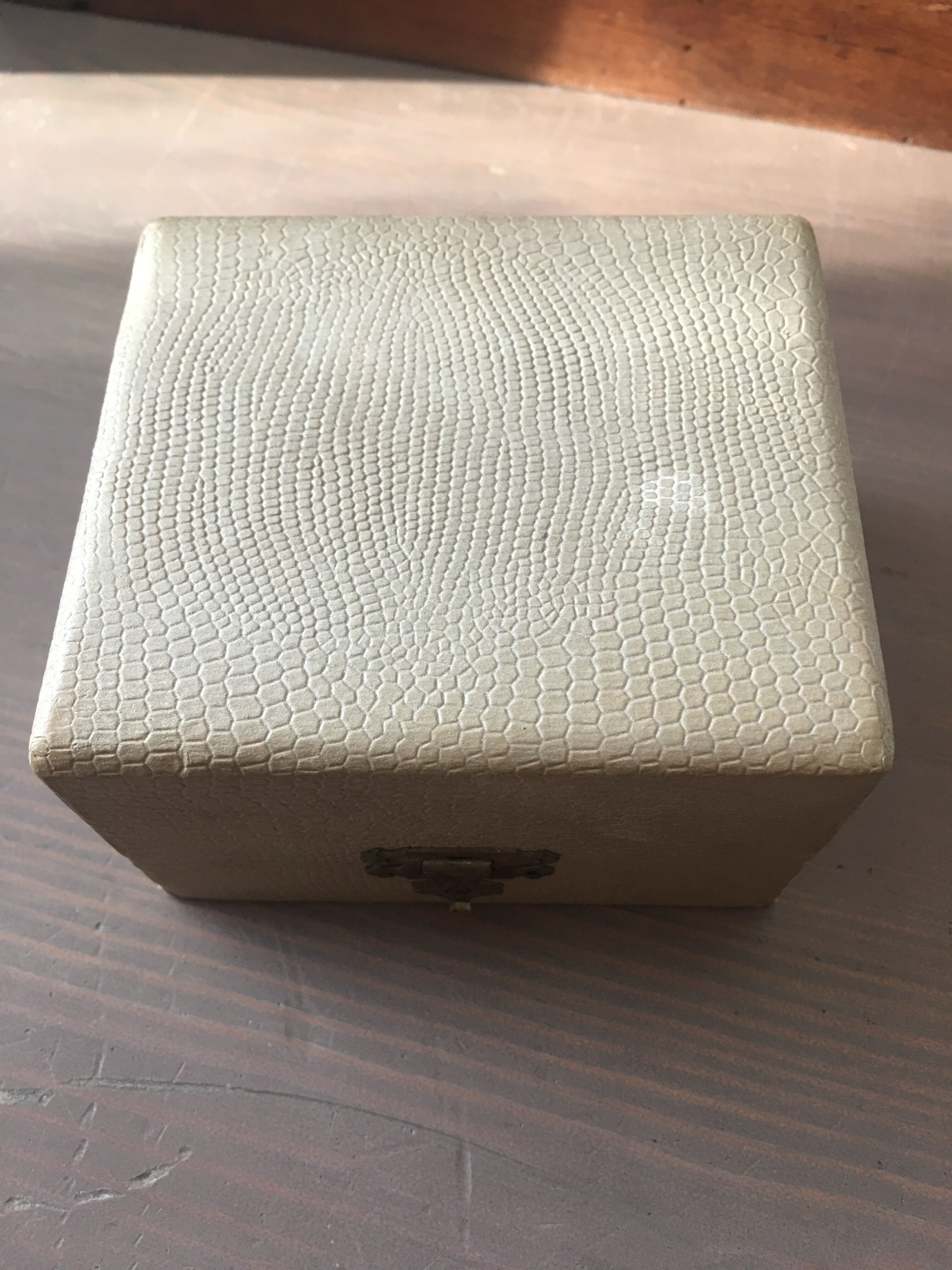 Silver metal towel round "Frédéric"