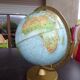 Globe terrestre en relief