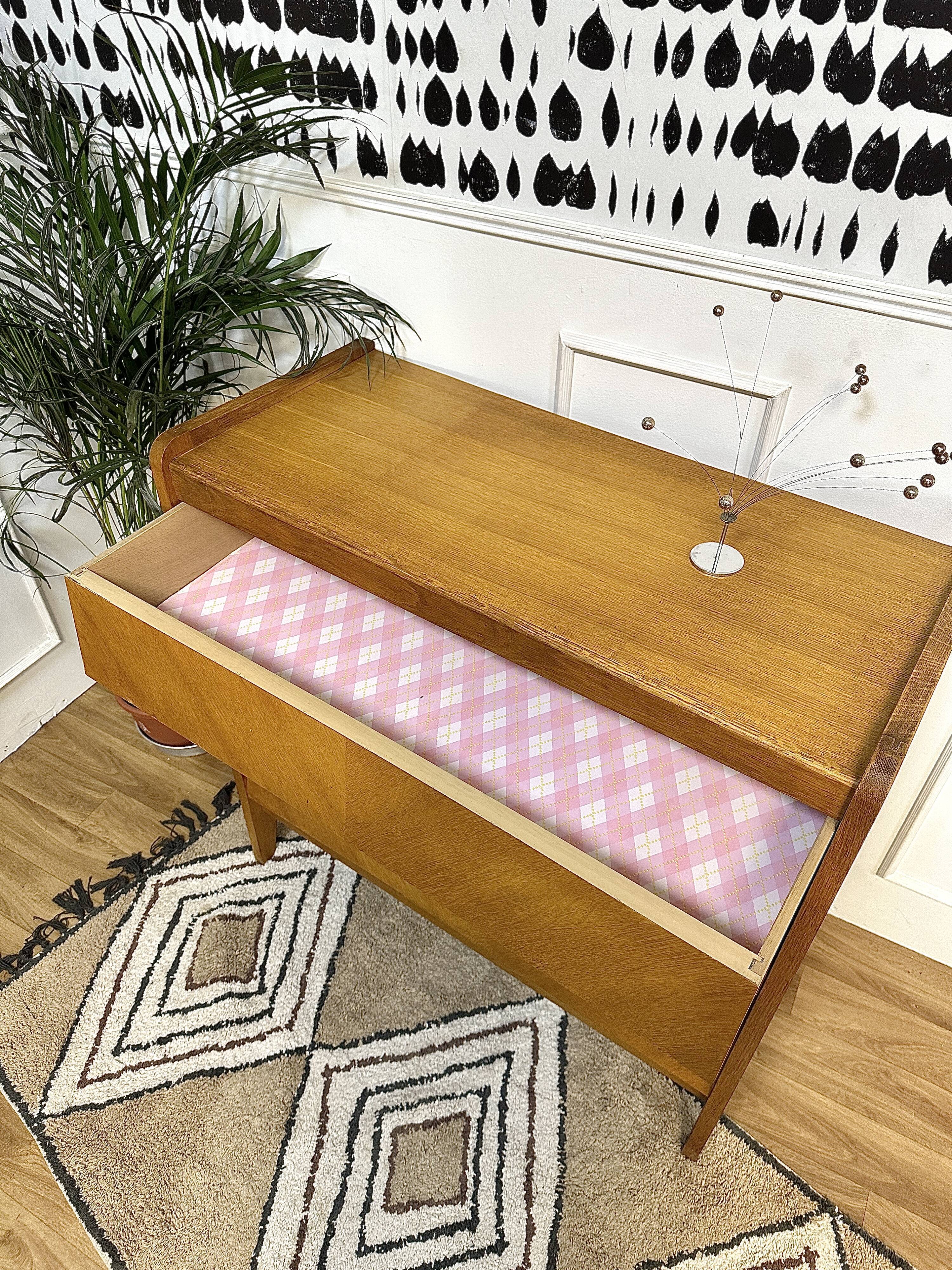 Scandinavian chest of drawers inclined drawers