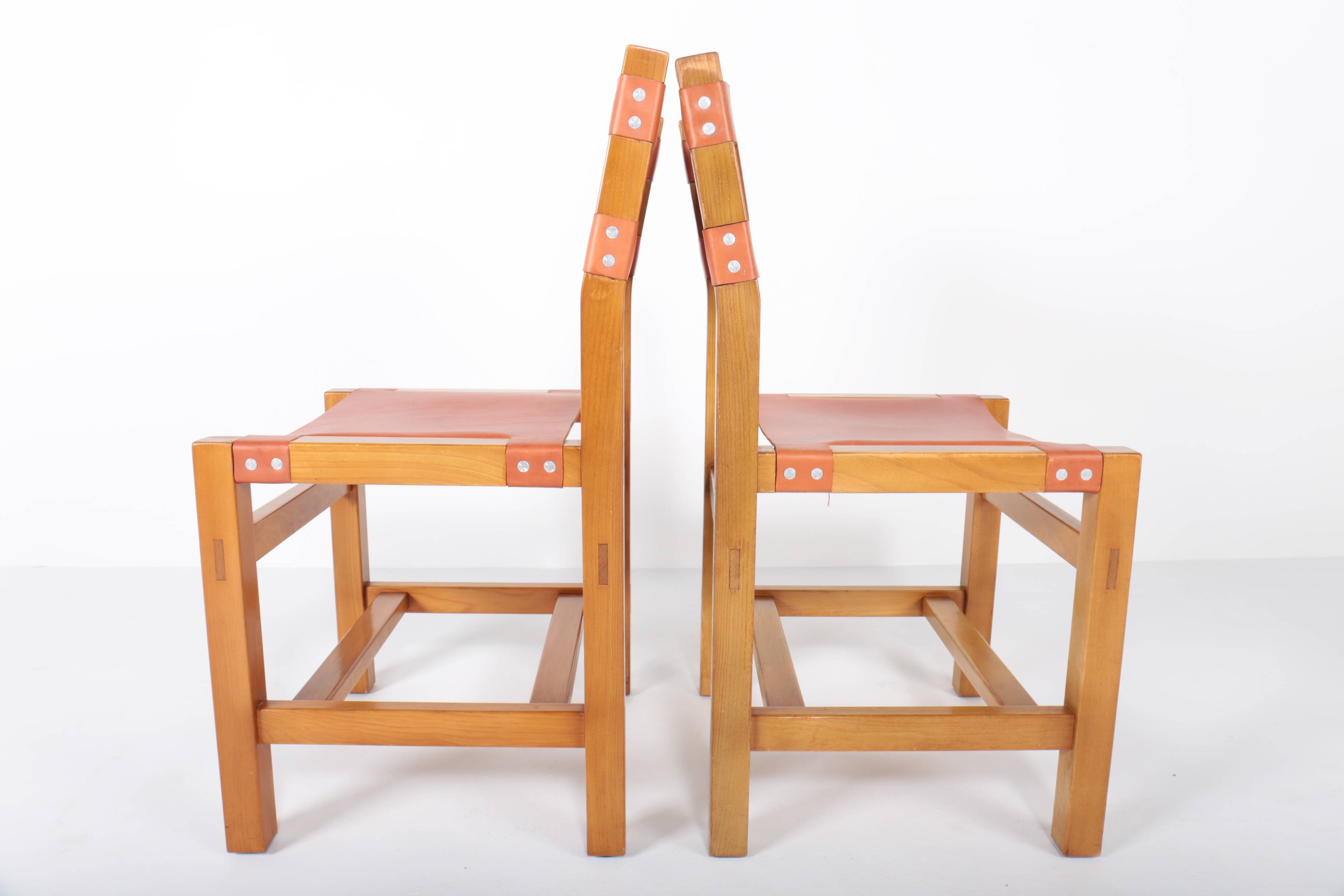 Set of 6 chairs in elm and leather Maison Regain edition