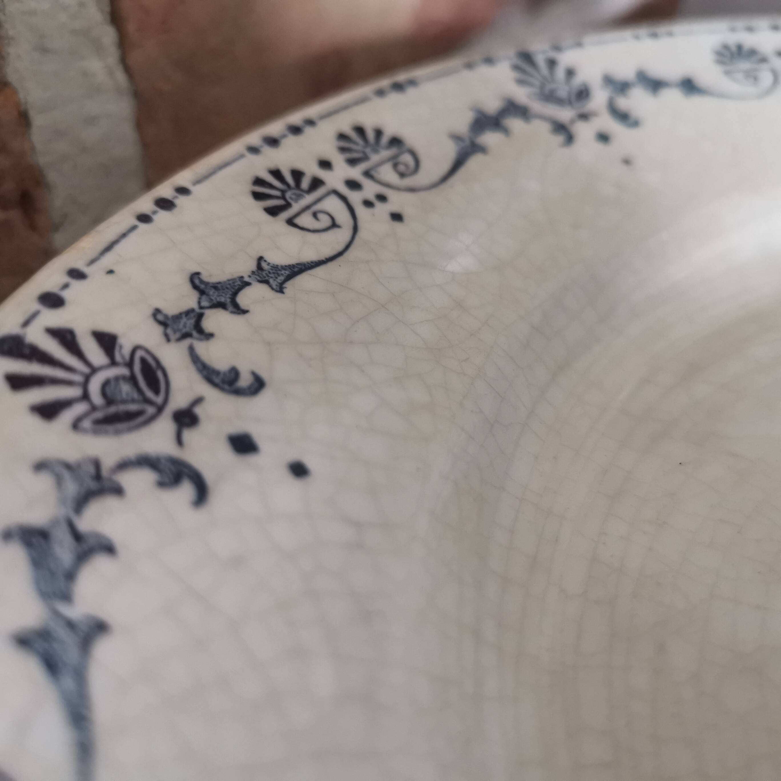 Old "Etruscan" flat plates in opaque porcelain from Gien Terre de Fer