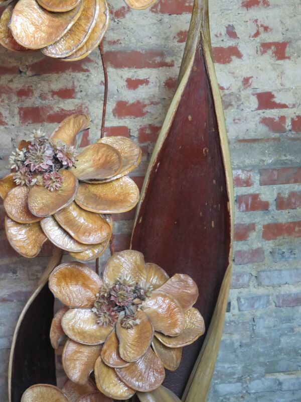 Lampe vintage en feuilles et fleurs de bananier séchées 70