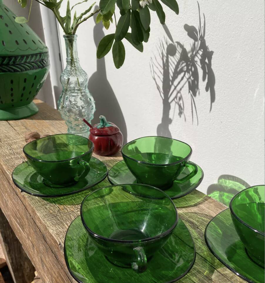 4 tasses en verre vert Vereco 1960