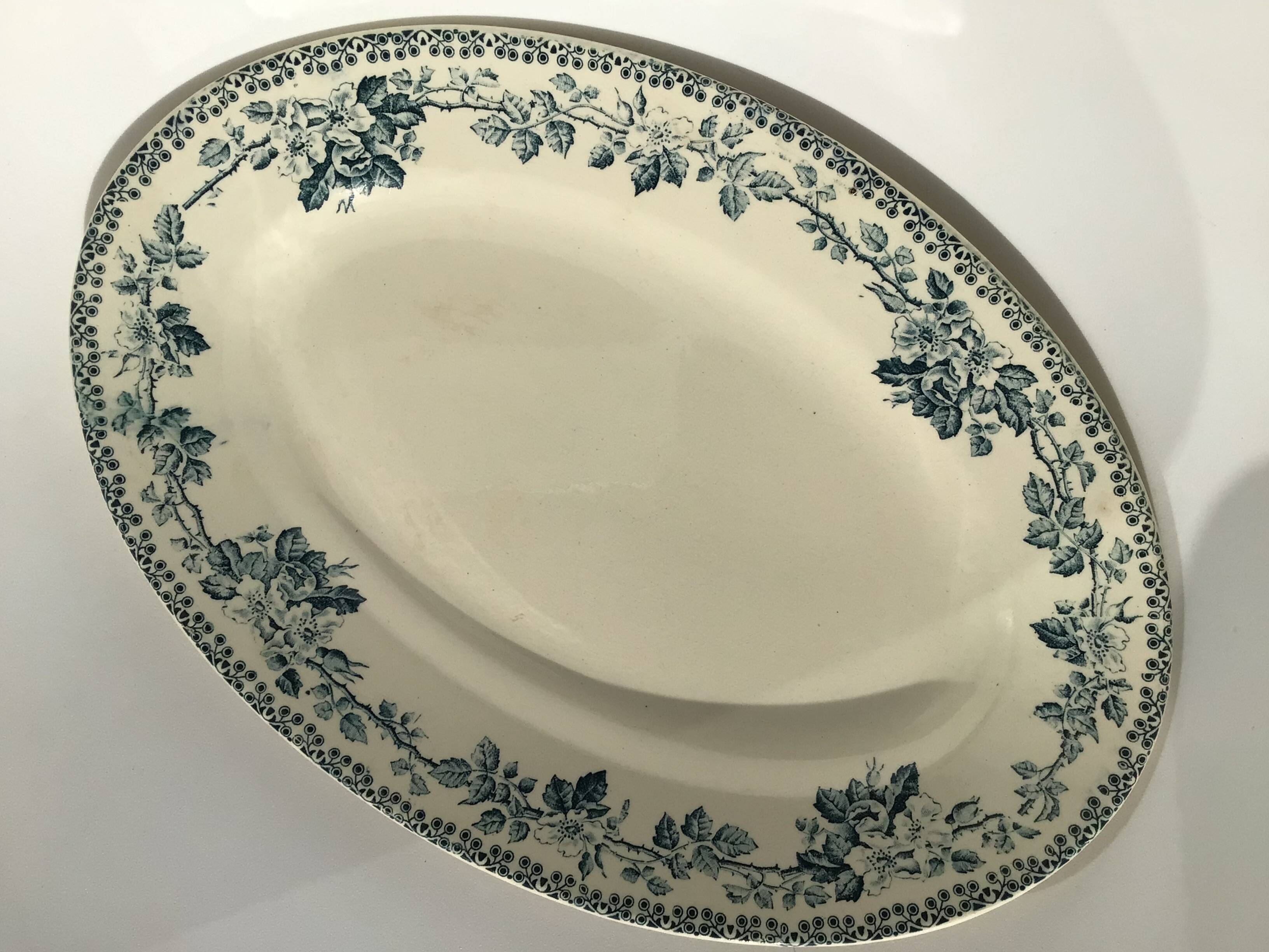 Terre de Fer Guadeloupe Debray gray blue dish
