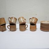 Série de 8 tasses et sous tasses vintage en grès