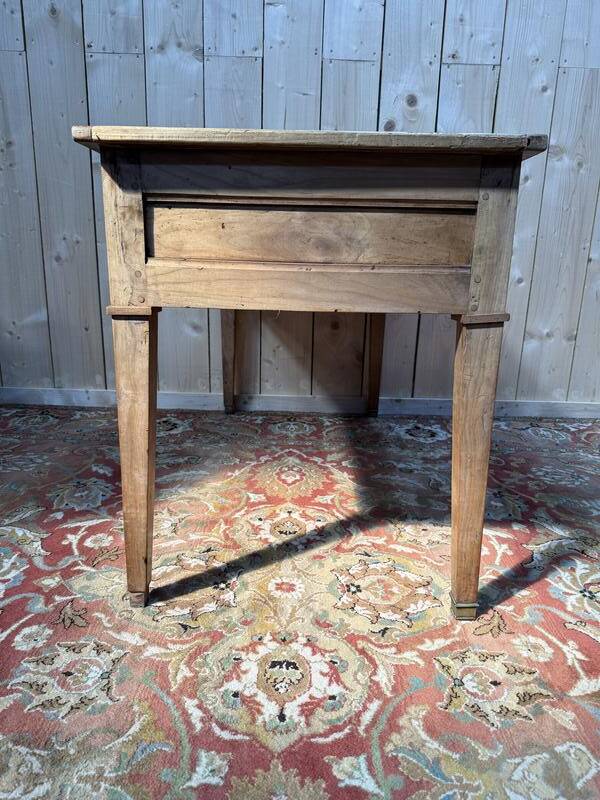 Bureau plat en merisier époque Louis XVI