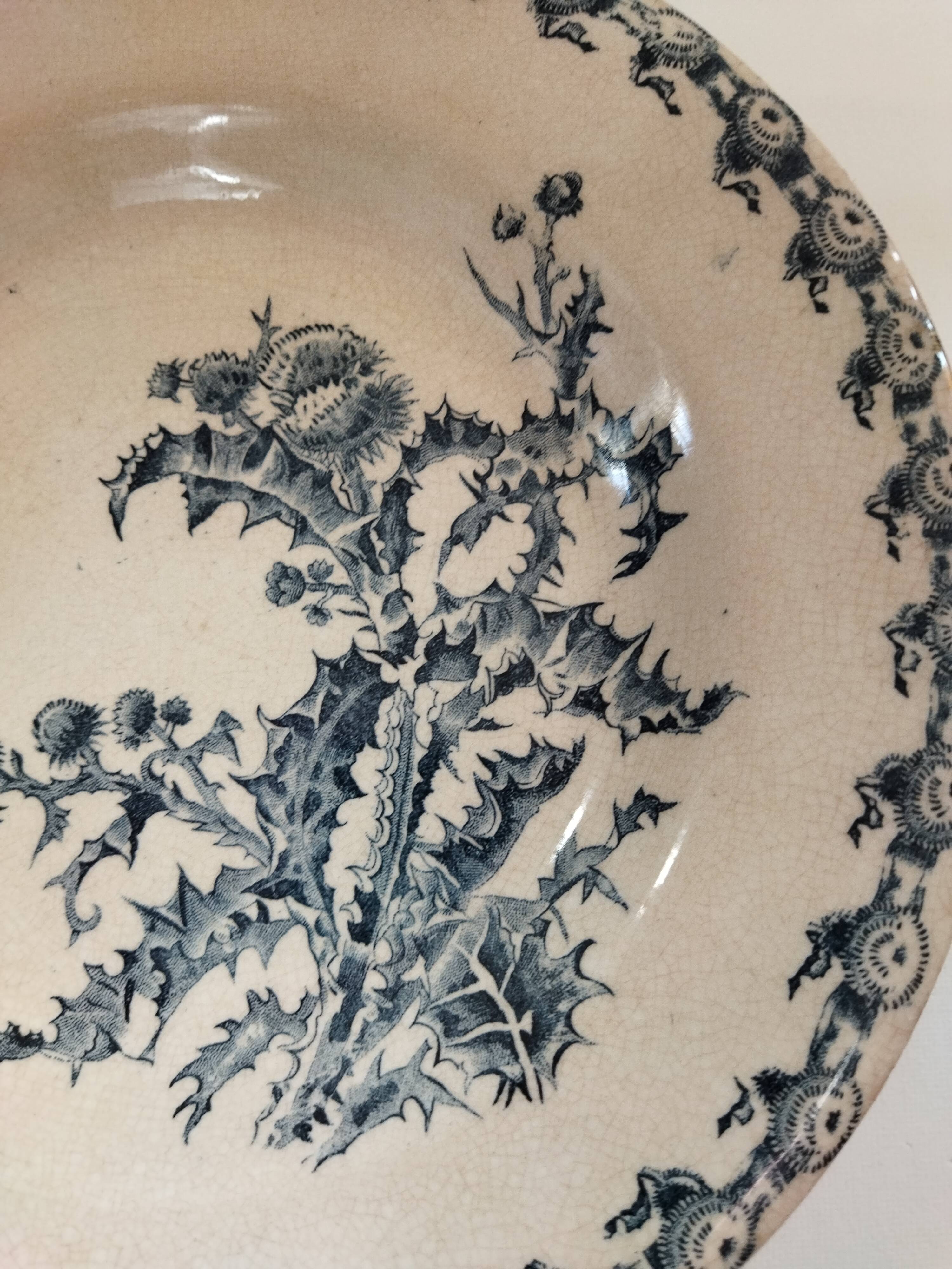 Hollow plate "Chardons" of Gien