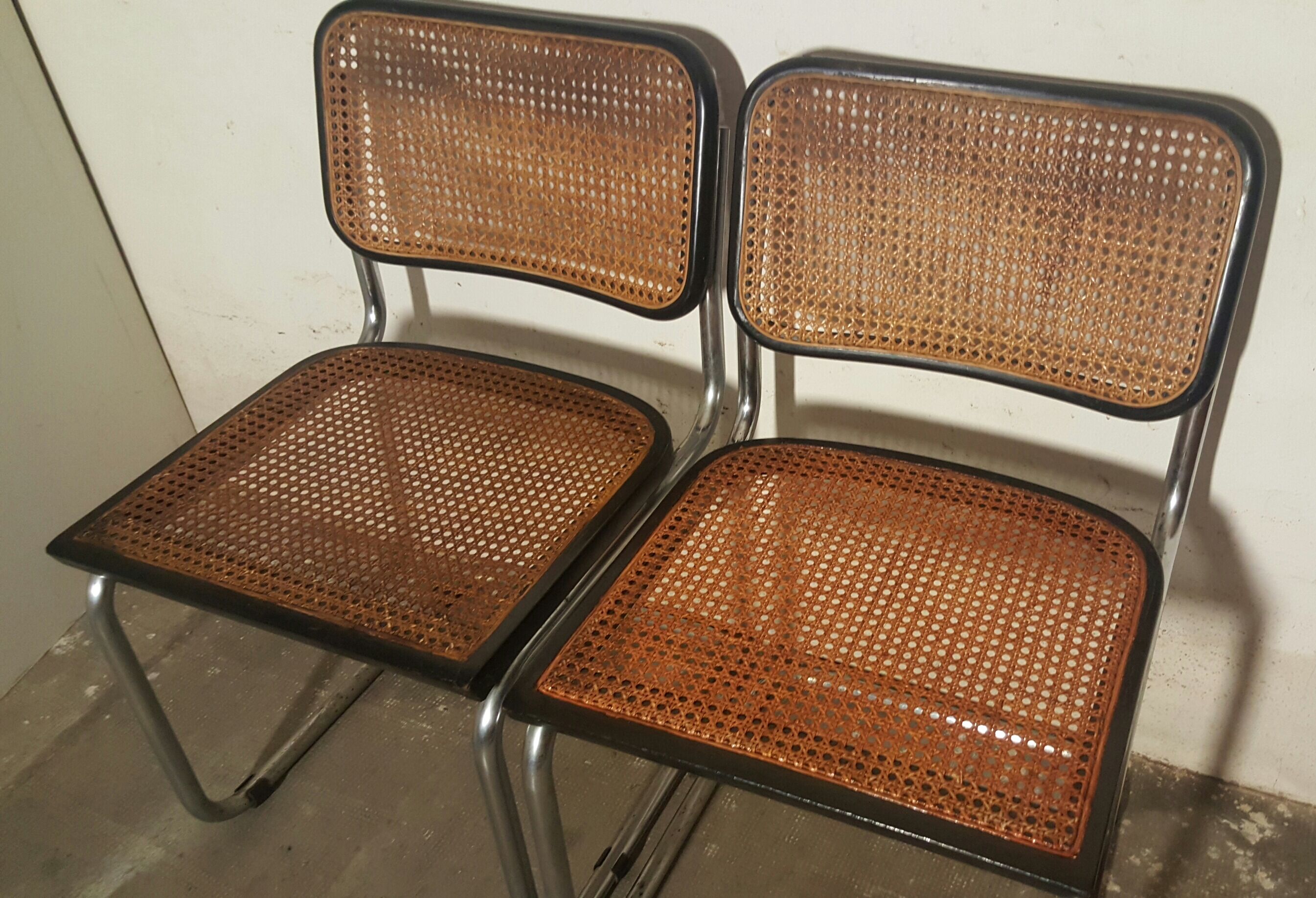 Paire de chaises B32