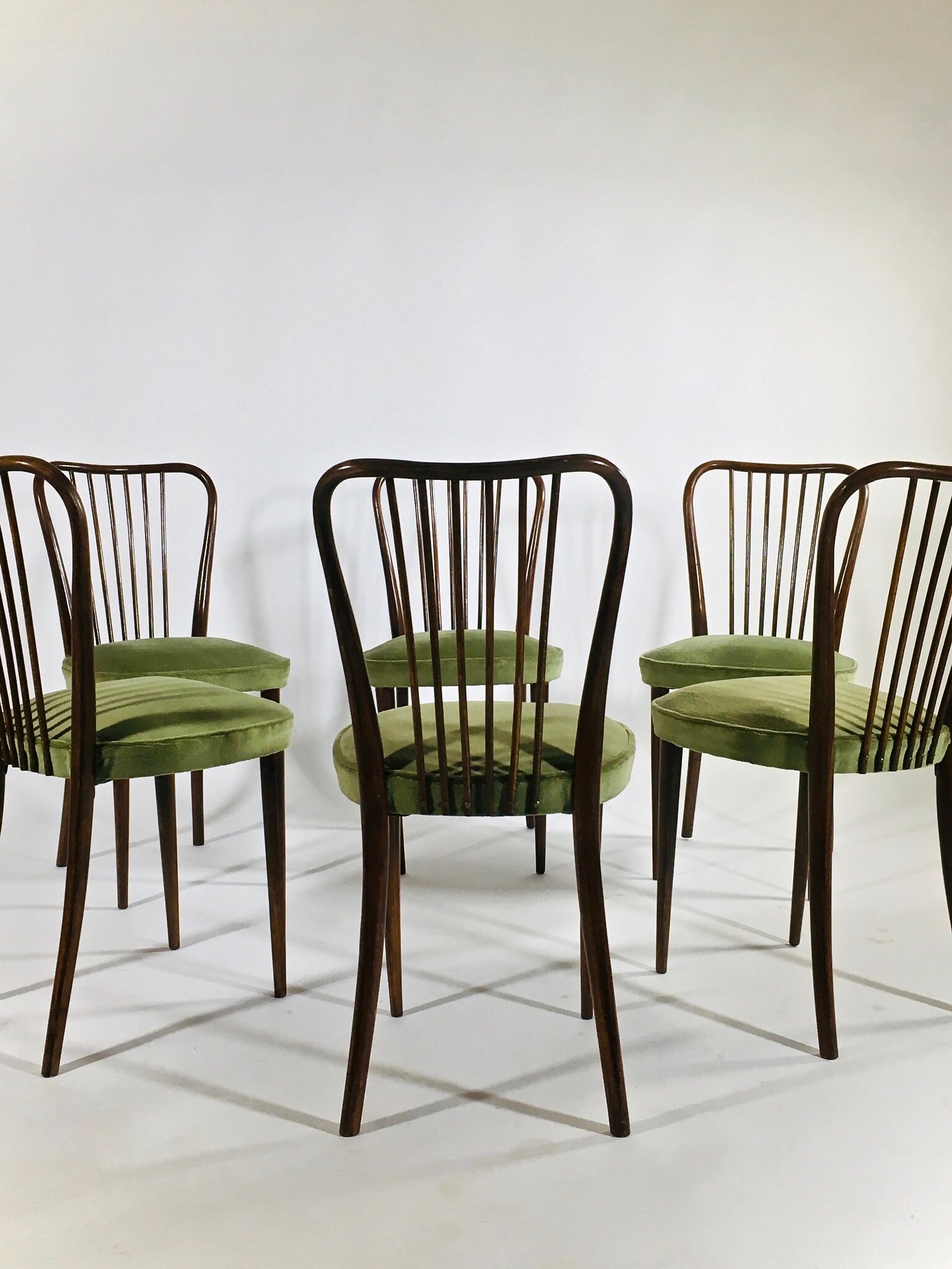 Série de 6 chaises type "Baumann" France 1950's