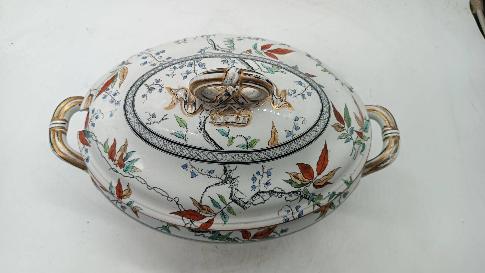 Antique porcelain soup tureen England Minton satsuma 19th century