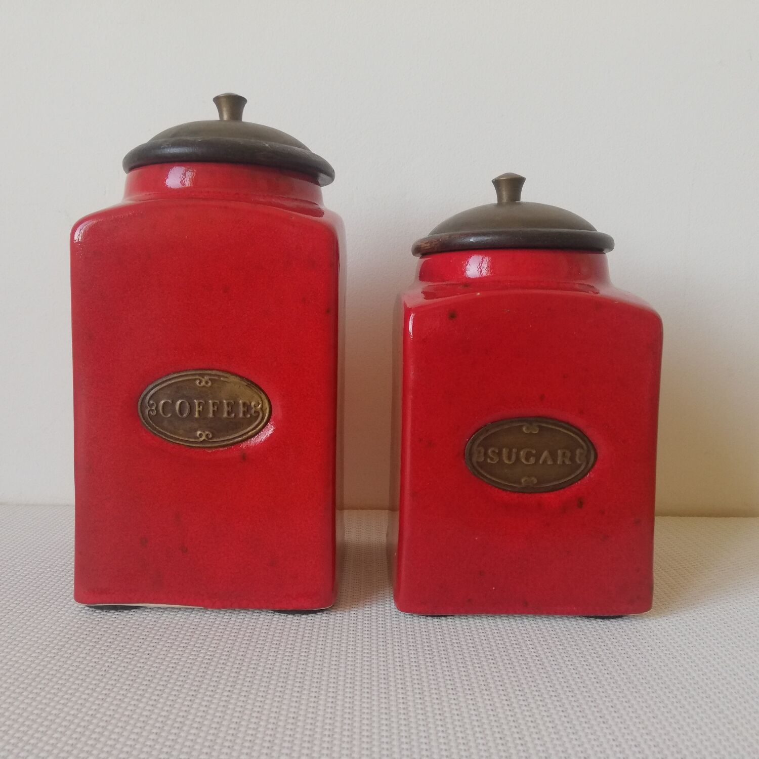 Coffee pot and sugar