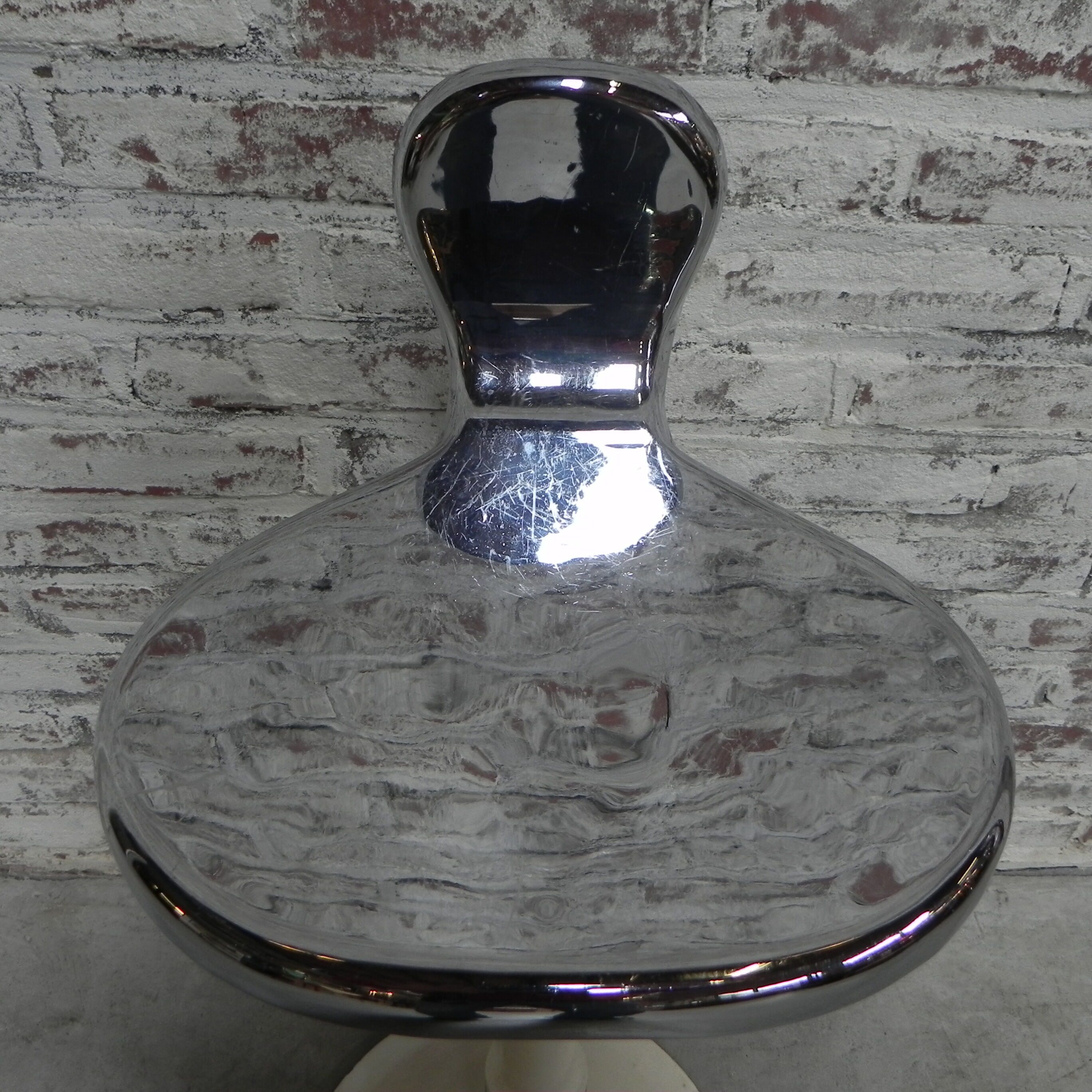 Industrial dentist stool