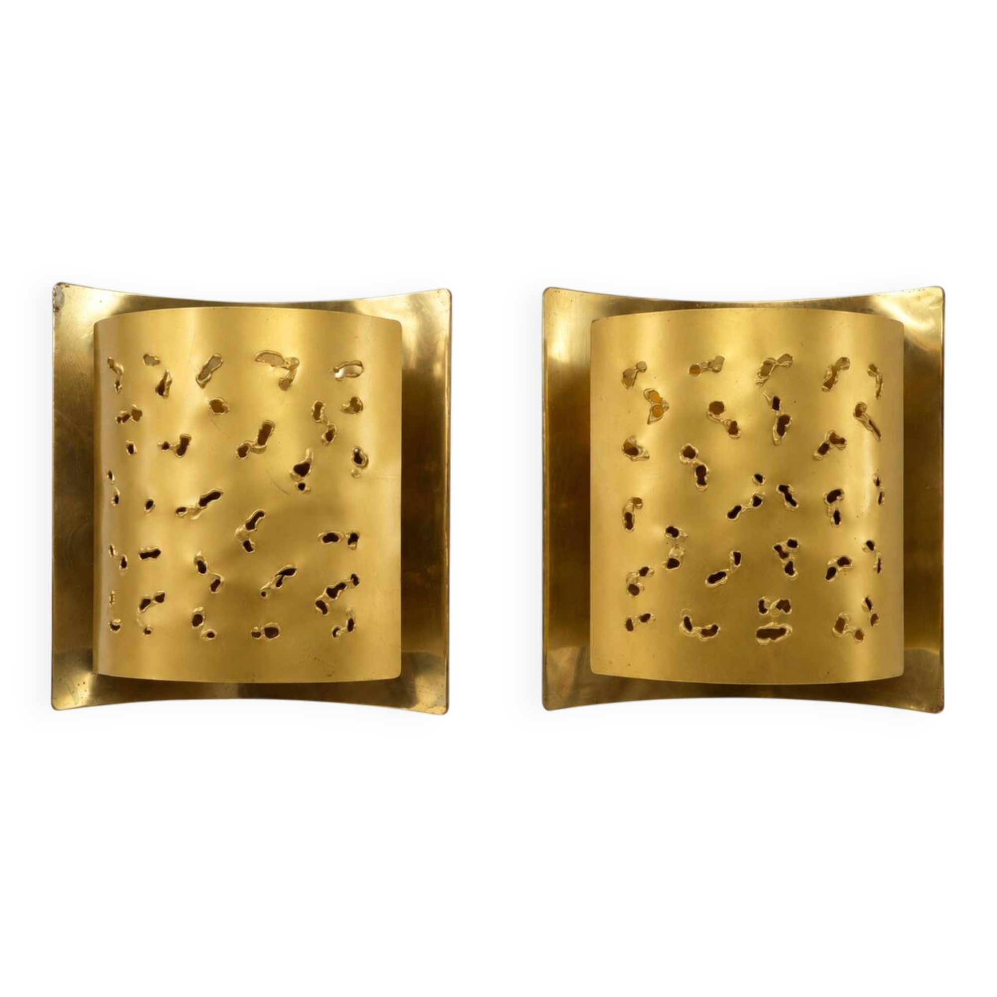 Pair of brutalist wall lights Boréns model 6477 in perforated brass – Sweden