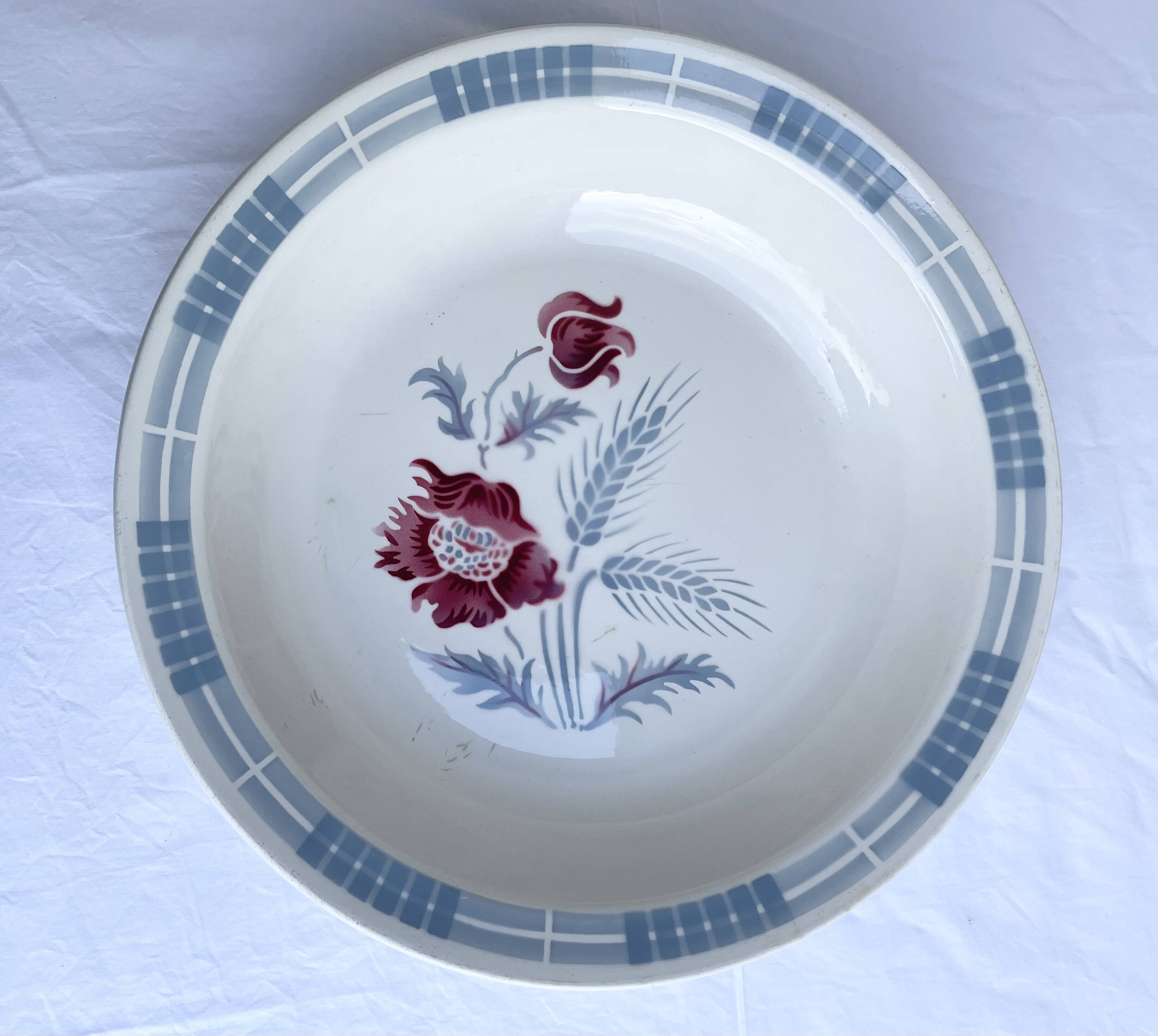 Plat creux Sarreguemines modèle Carole, décor floral et épi de blé