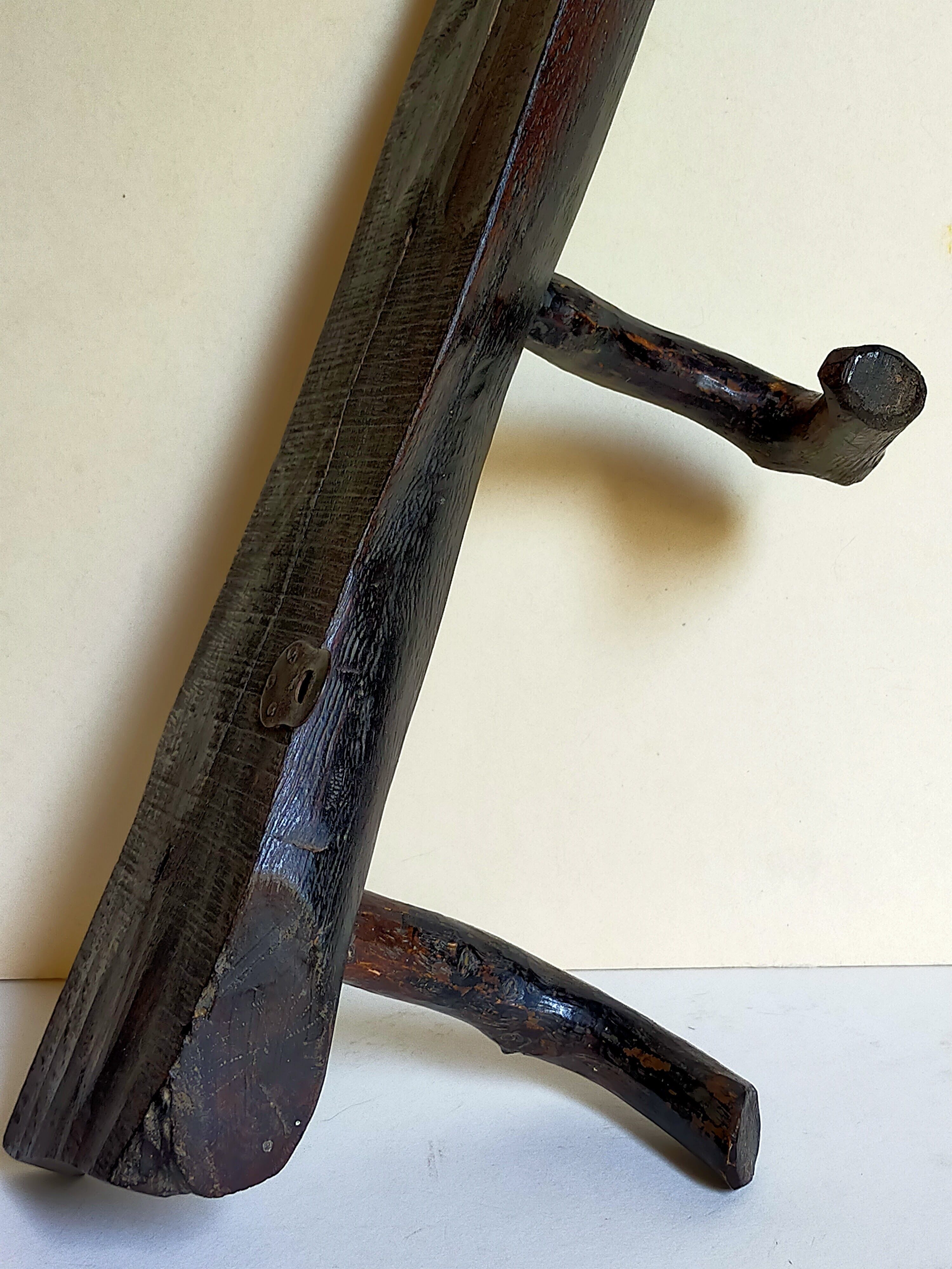 Art-Popular brutalist wall coat holder in solid wood