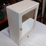 Armoire a pharmacie