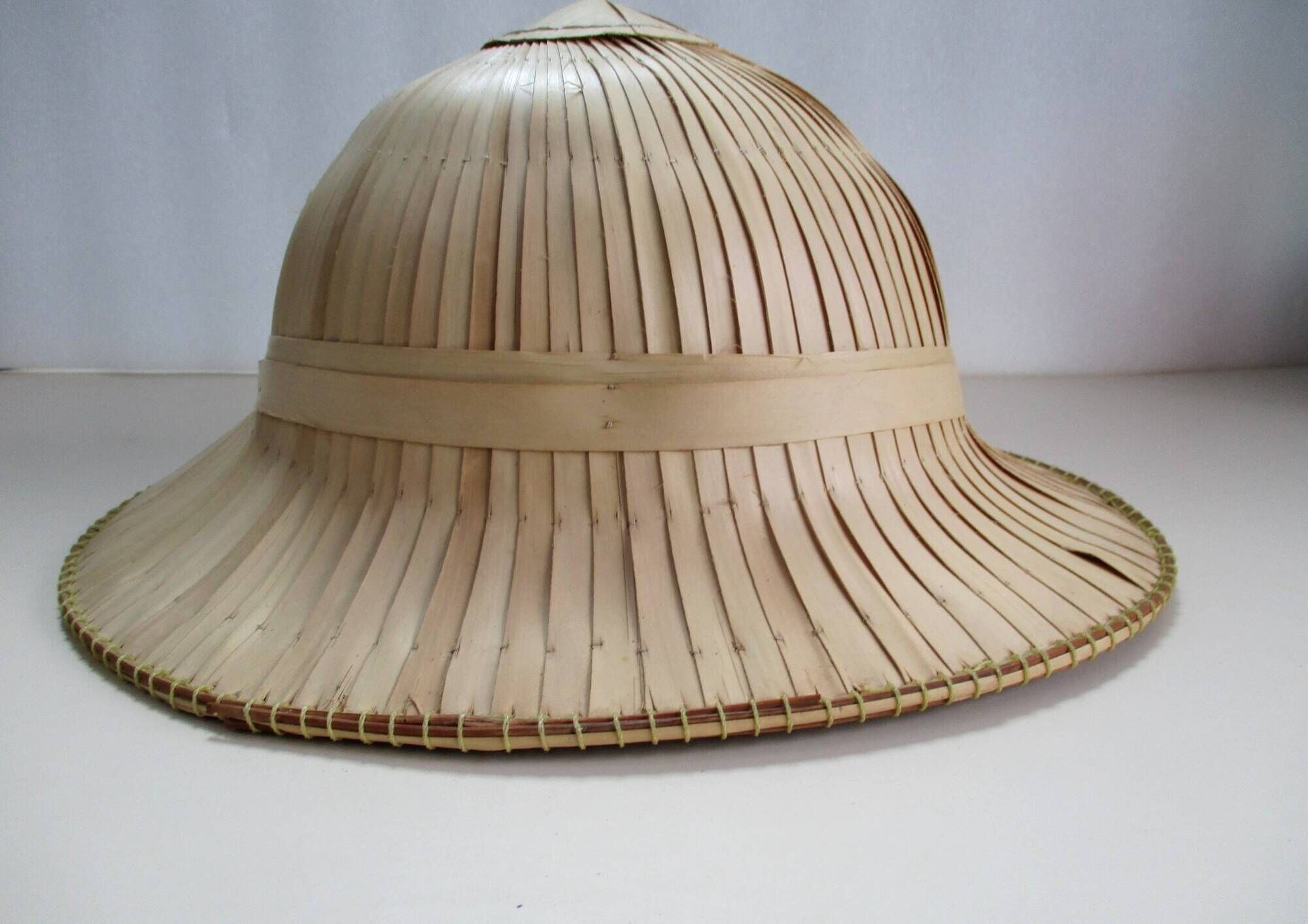 Colonial hat made of rattan and plant fibers - vintage