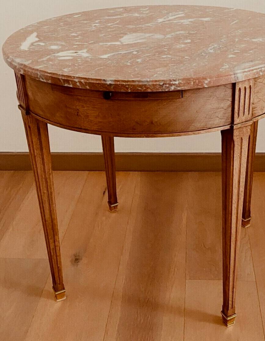 Louis XVI style pedestal table in mahogany and 20th century veneer