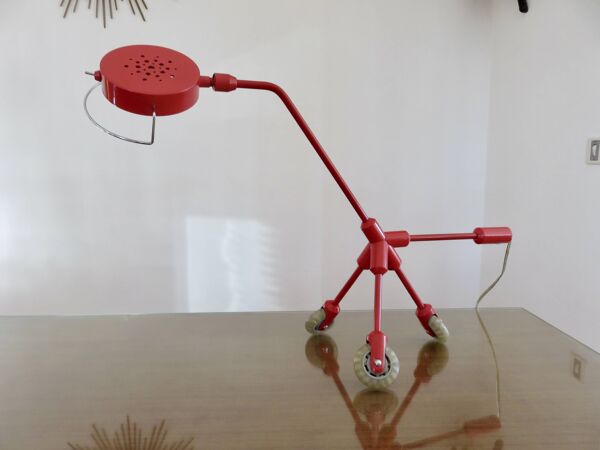 Lampe kila par Harry Allen pour IKEA tripode a roulettes année 2001