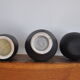 Trio de vases noirs vintage