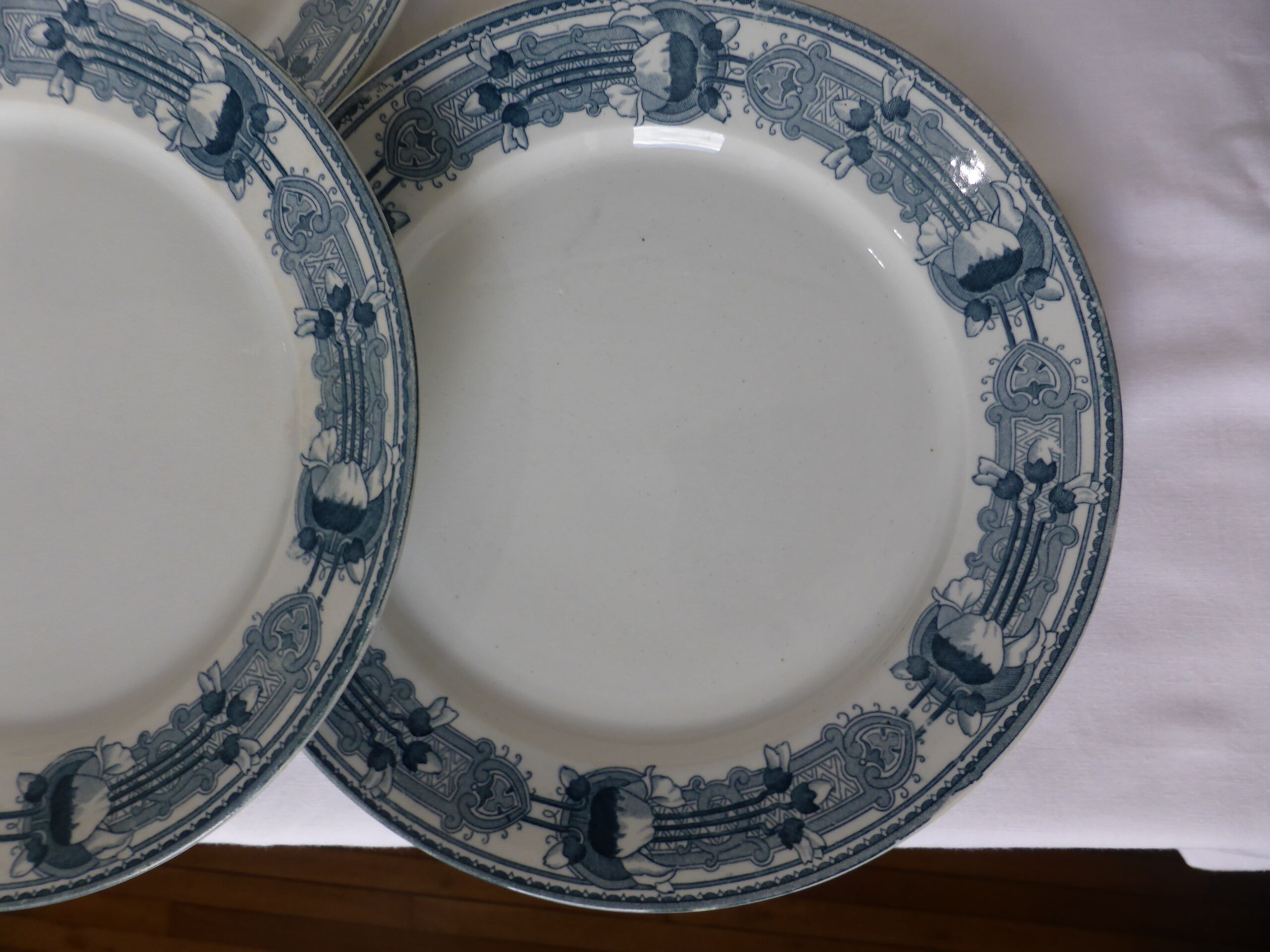 4 vintage dinner plates from CM&C, Massena model 220604