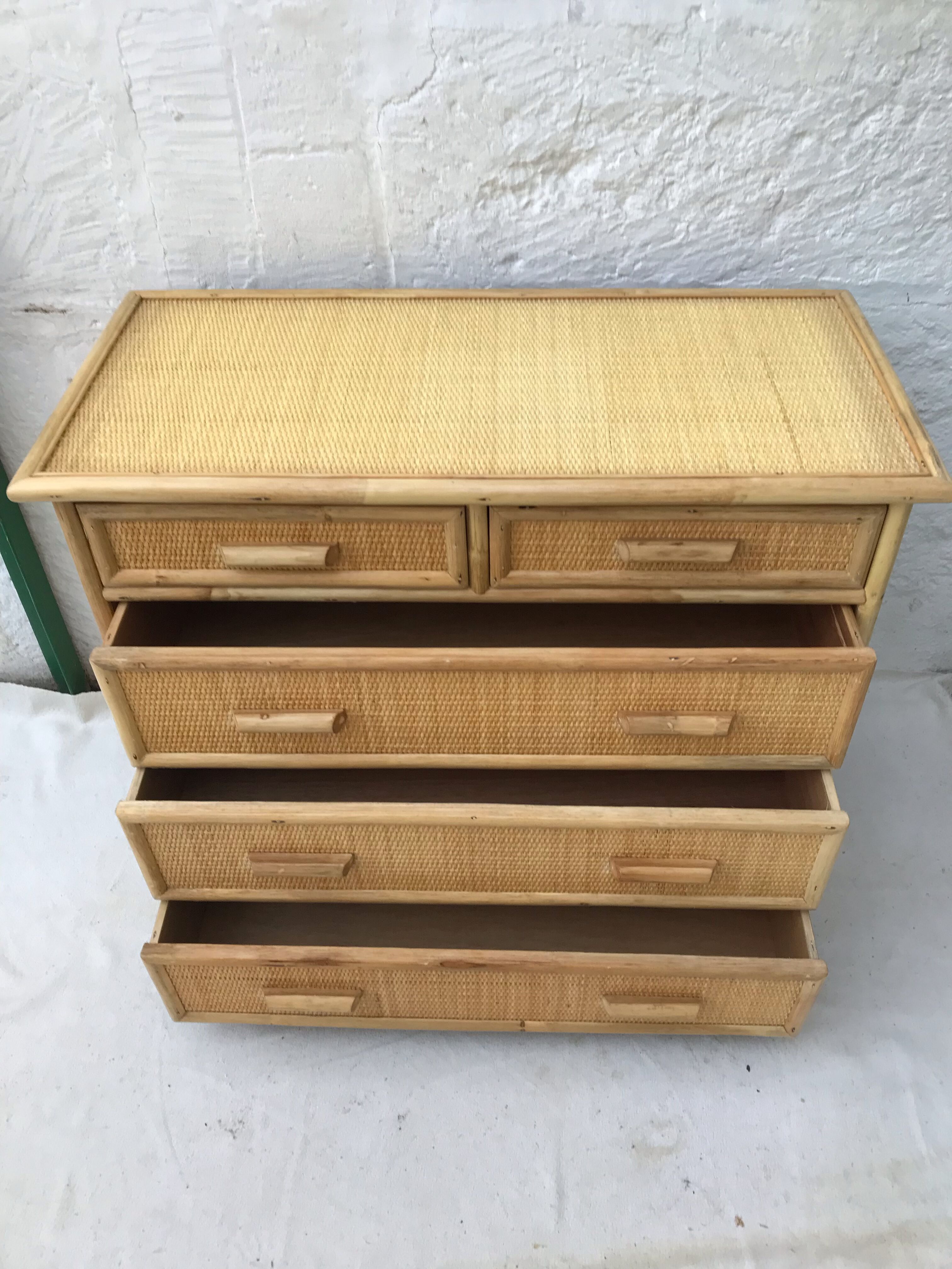Commode en rotin