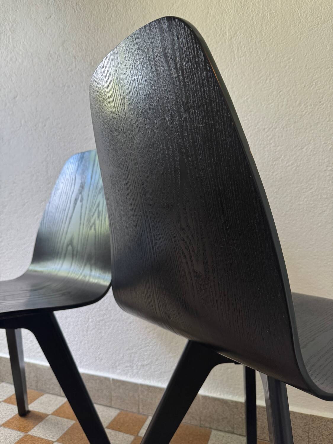90s designer chairs in lacquered curved wood (X2)