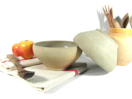 Stoneware kitchen bowl