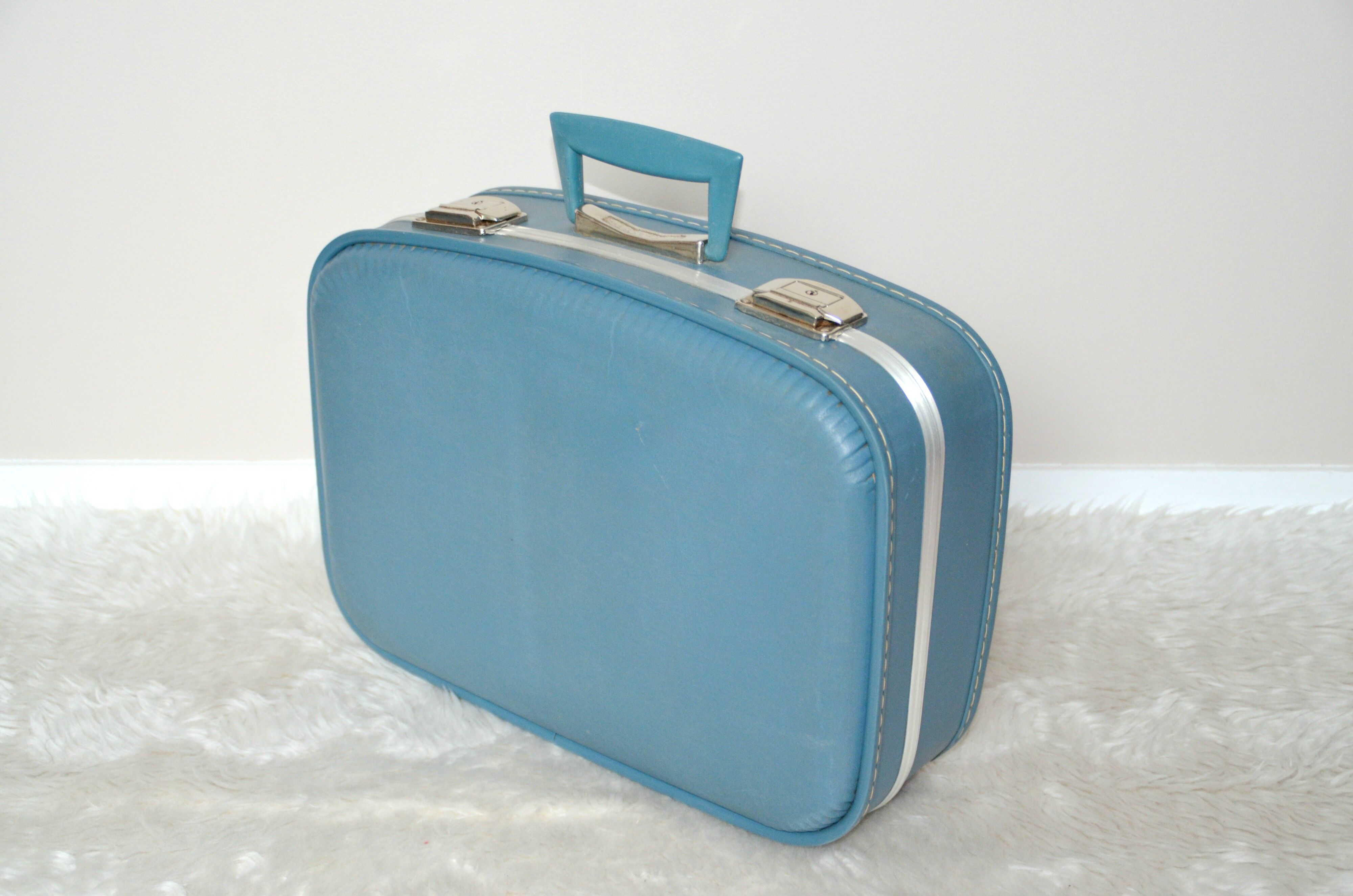 Suitcase 50s hostess