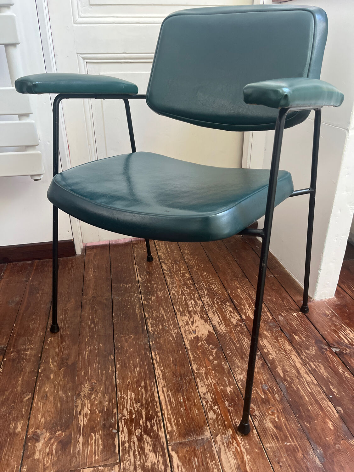 Chair Pierre Paulin CM197