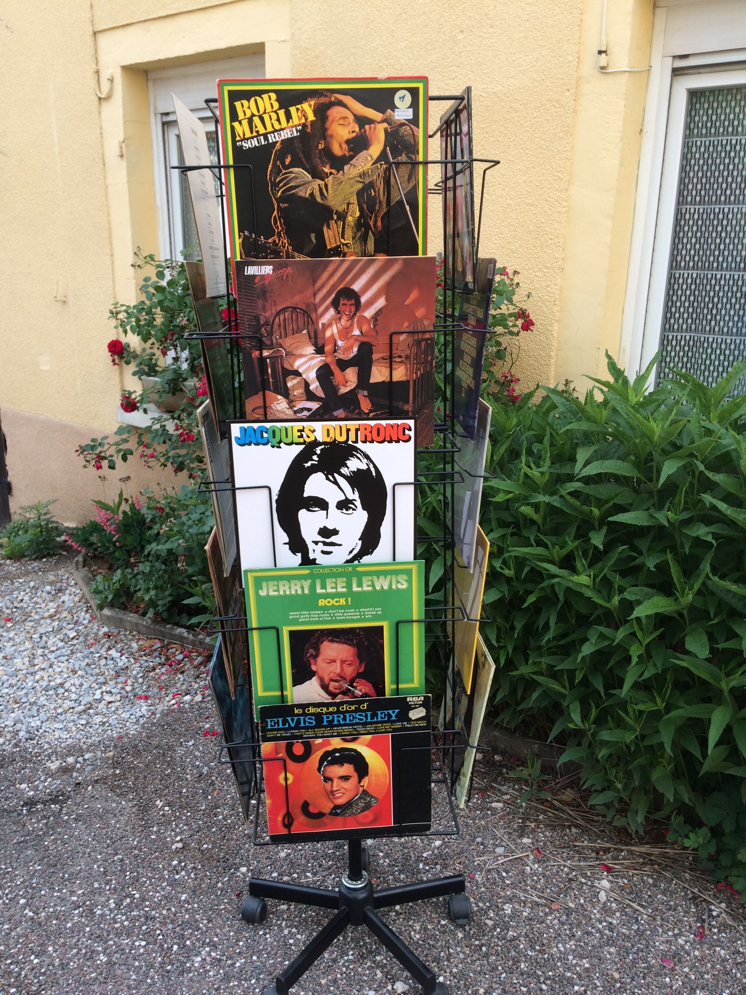 Presentation turnstile vinyl discs