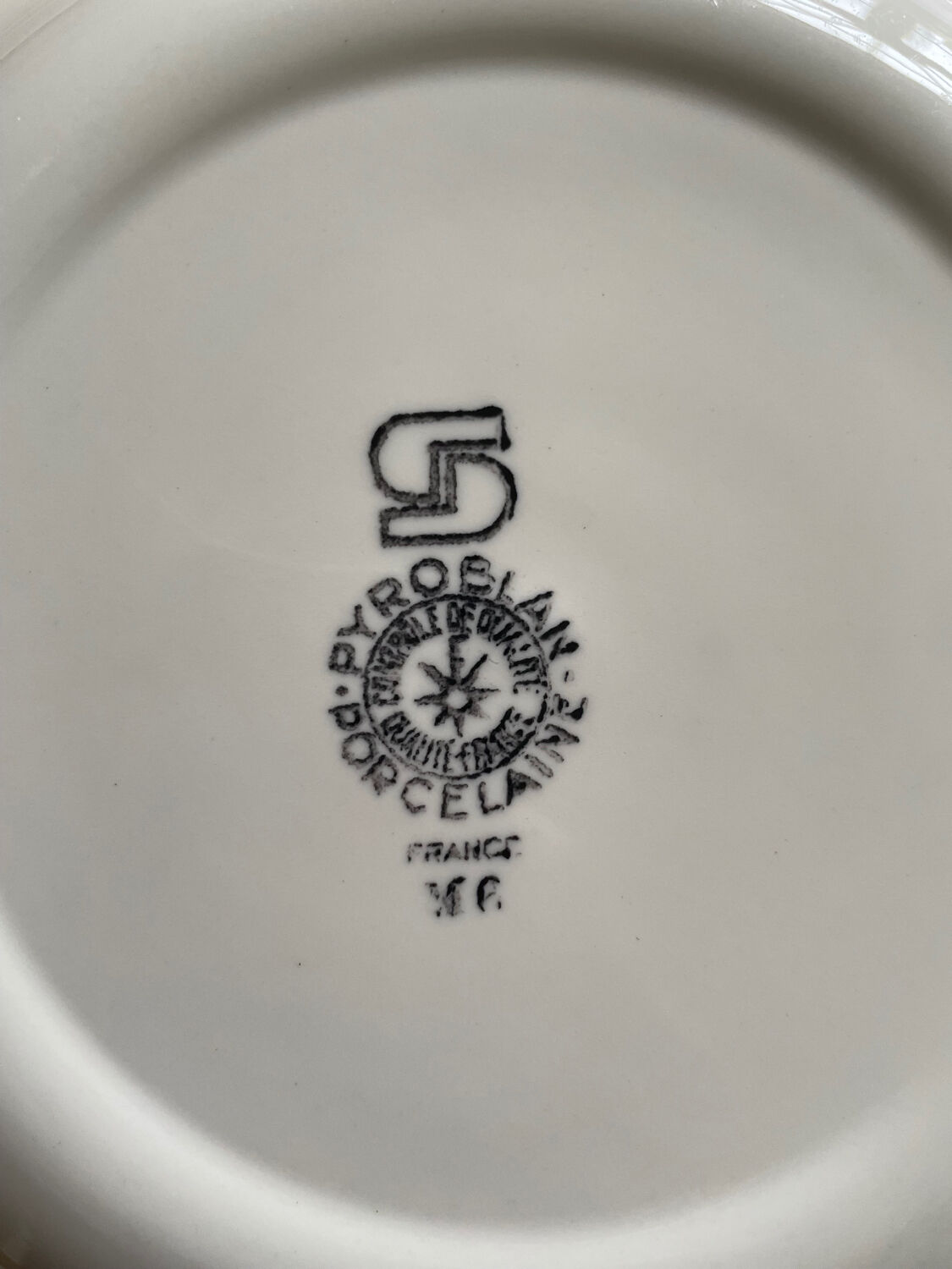 Series of 4 plates Pyroblan Sarreguemines vintage