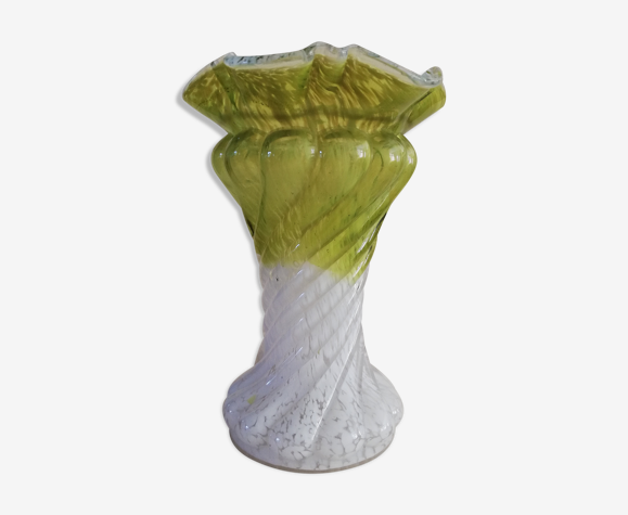 Vase en verre moucheté