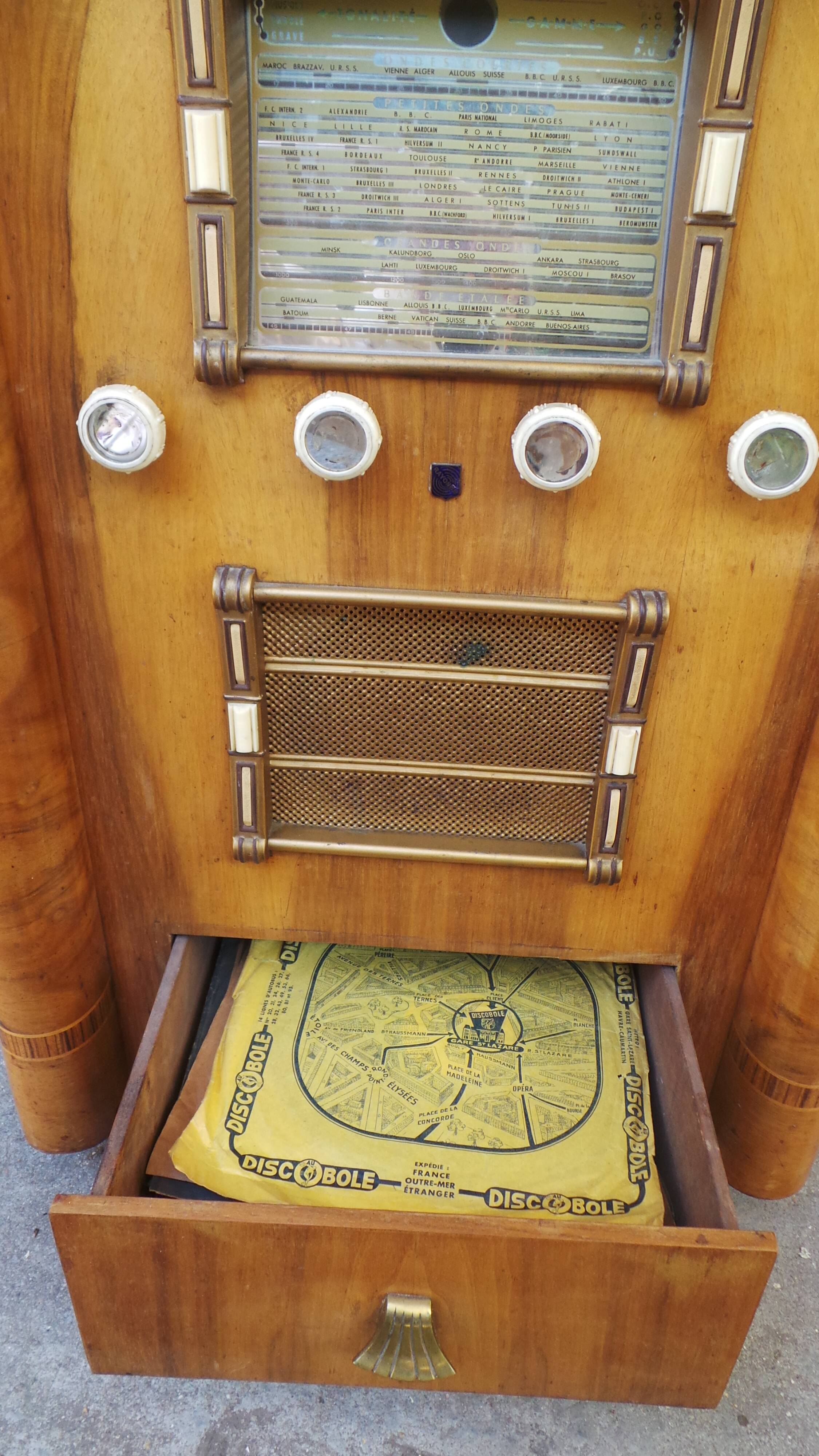 Rayonde vintage vinyl radio cabinet 30s