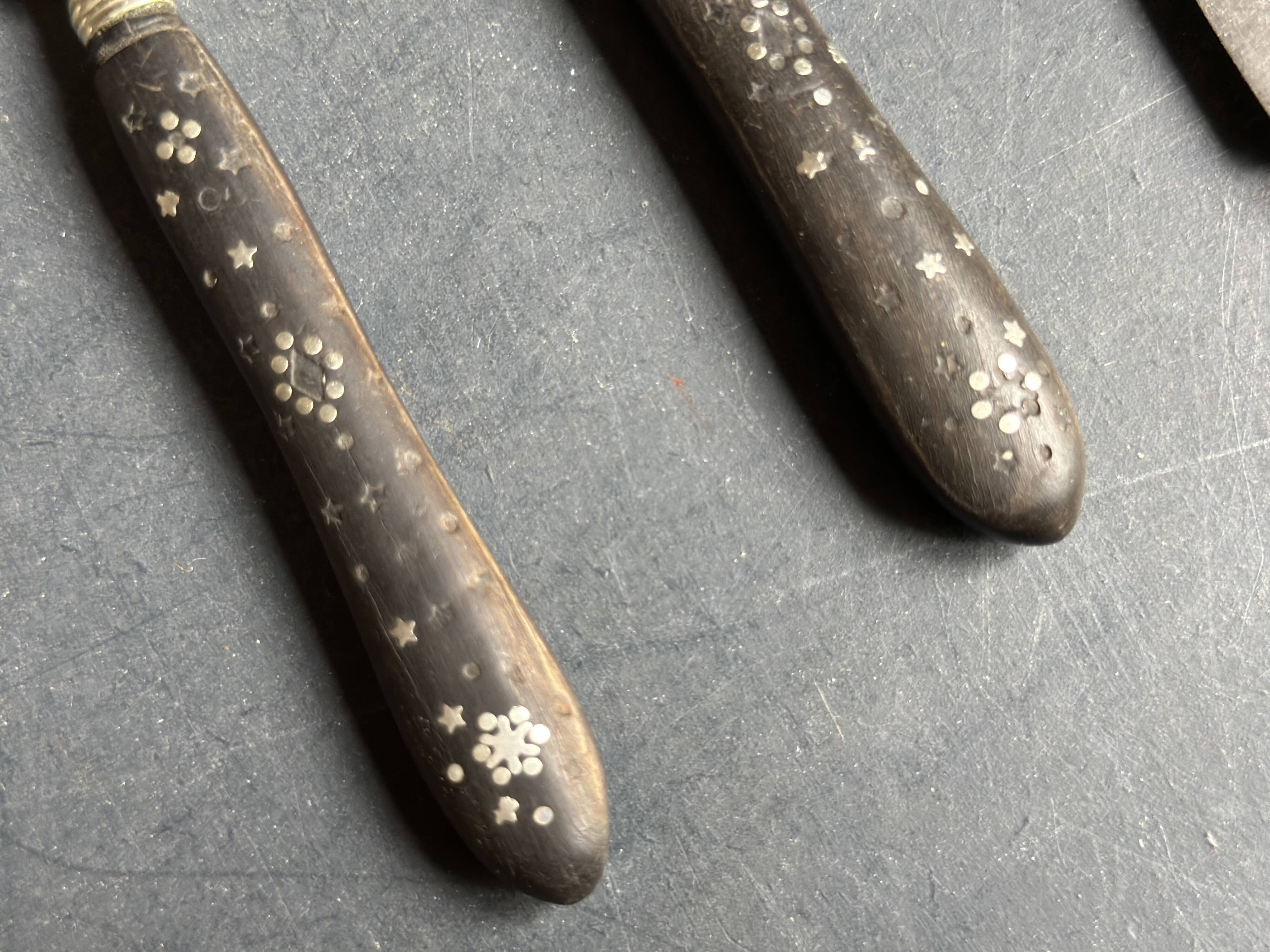 Set of 5 antique table knives in inlaid ebony, circa 1900.