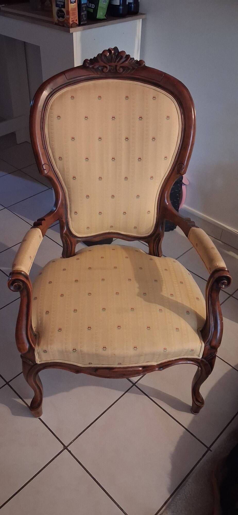 Louis Philippe style cabriolet armchair from the 19th century.
