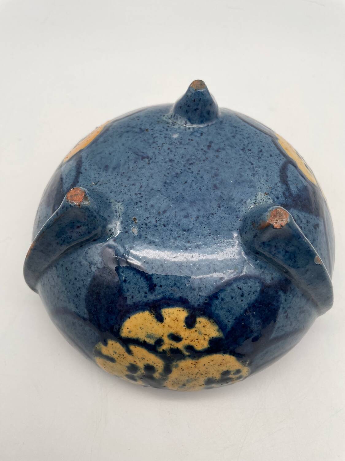 Tripod ceramic pocket tray, hand painted blue