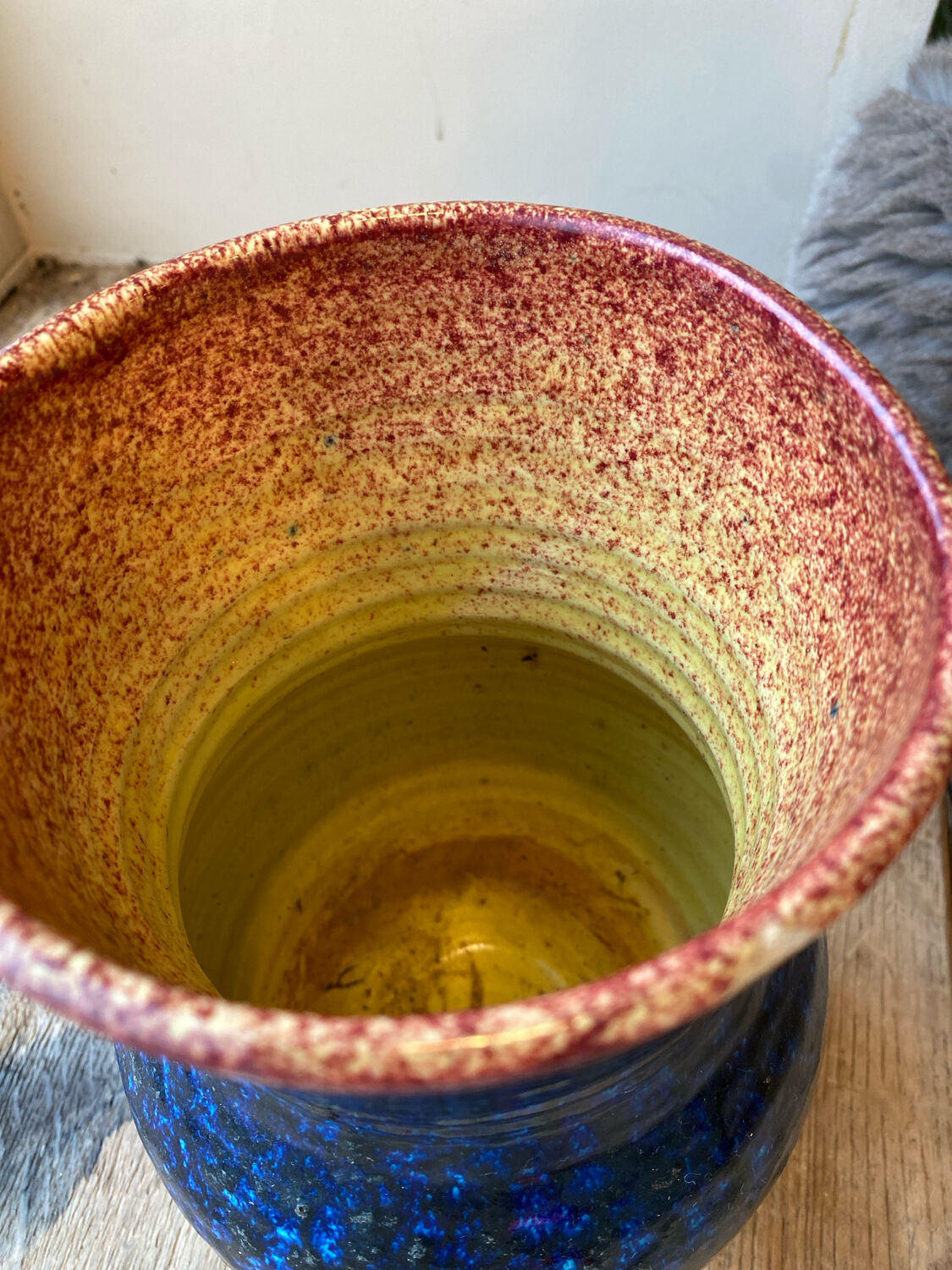 Accolay ceramic vase