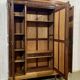 Armoire de chambre à glace d'époque Art déco en noyer et loupe d'orme