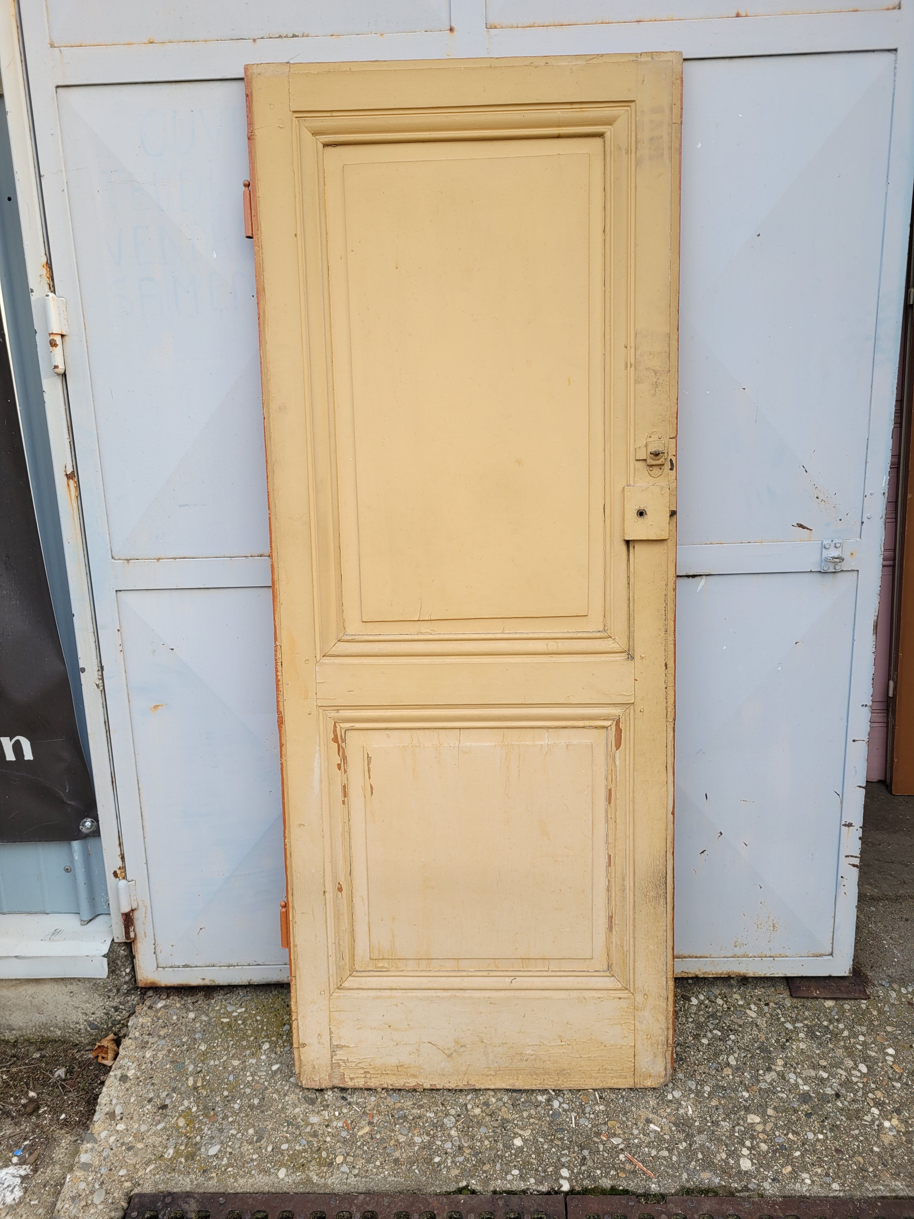 Communication door